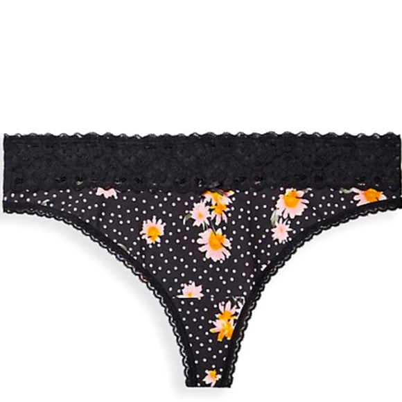 torrid Other - Torrid 5 Wide Lace Trim Daisy Thong 28 Floral
